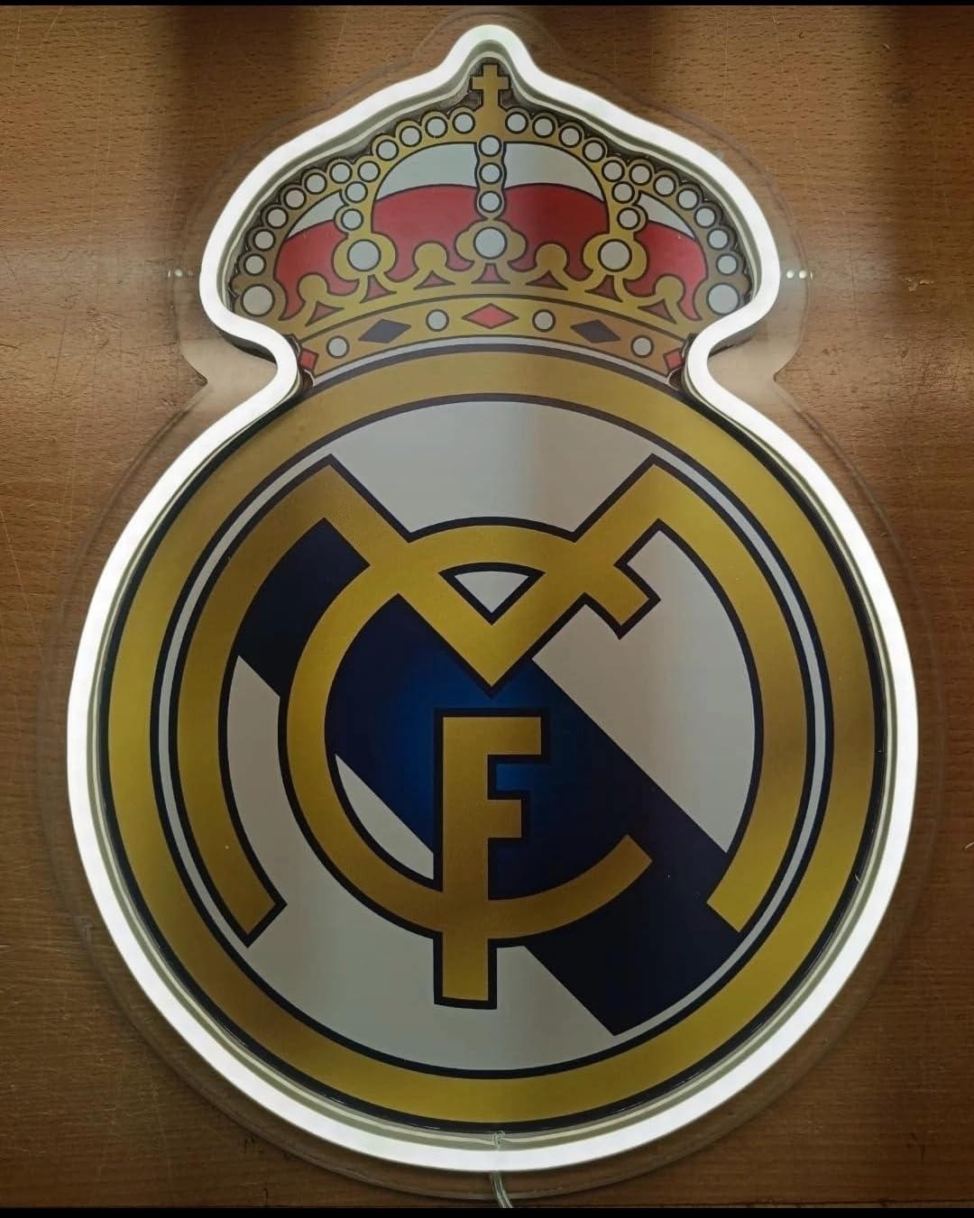 SOLOLED Lámpara LED Decorativa Madrid, Club, Iluminación con Corona Real fútbol neon led,metacrilato,vinilo 40x30 cm medidas