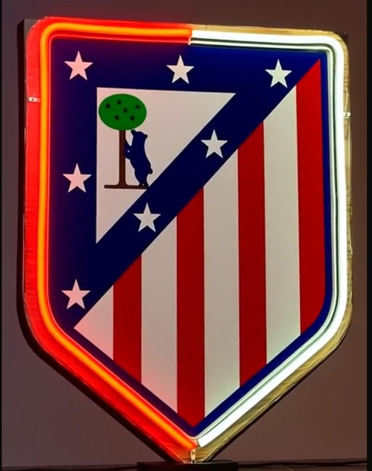 Escudo del Atlético Madrid, Insignia Deportiva en Relieve con neón led y césped artificial no incluido, metacrilato,neón led,vinilo medidas 35x30cm