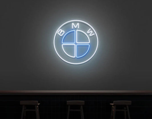 Neón led personalizado con logotipo similar al acabado - Cartel personalizable parecido a coches de serie.