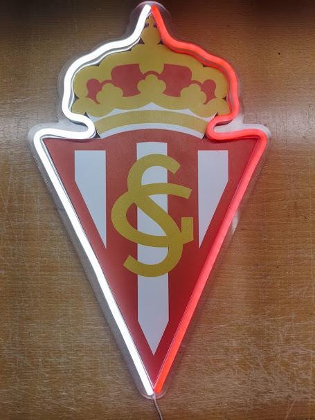 1 escudo GIJON club de fútbol con Pantalla metacrilato y vinilo con neón LED de Bar Deportivo, de la liga de futbol, Ambiente de Pub