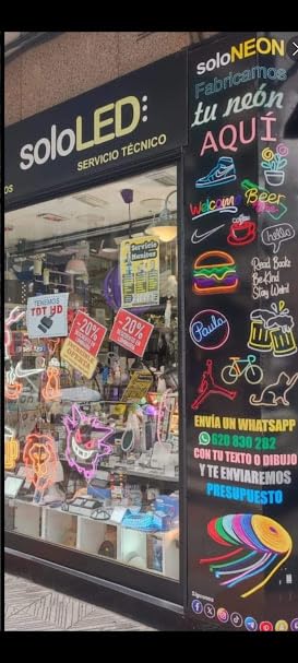 Letrero de neón personalizado con flechas LED para retrete de negocios, baño, decoración de restaurantes medidas 40 x 20 cm, metacrilato y neon led alimentacion 12v