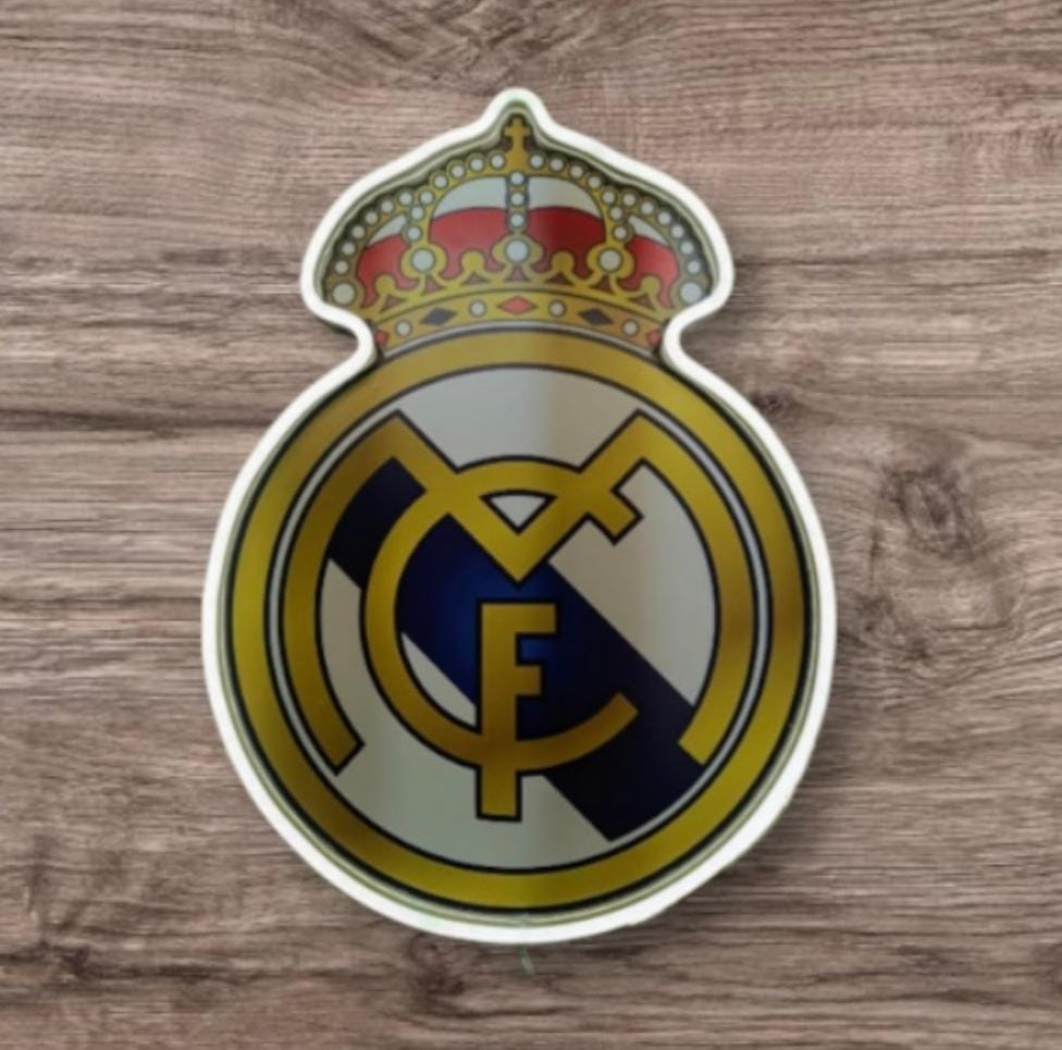 1 escudo Real Madrid con Pantalla metacrilato y vinilo con neón LED de Bar Deportivo, de la lga de futbol, Ambiente de Pub
