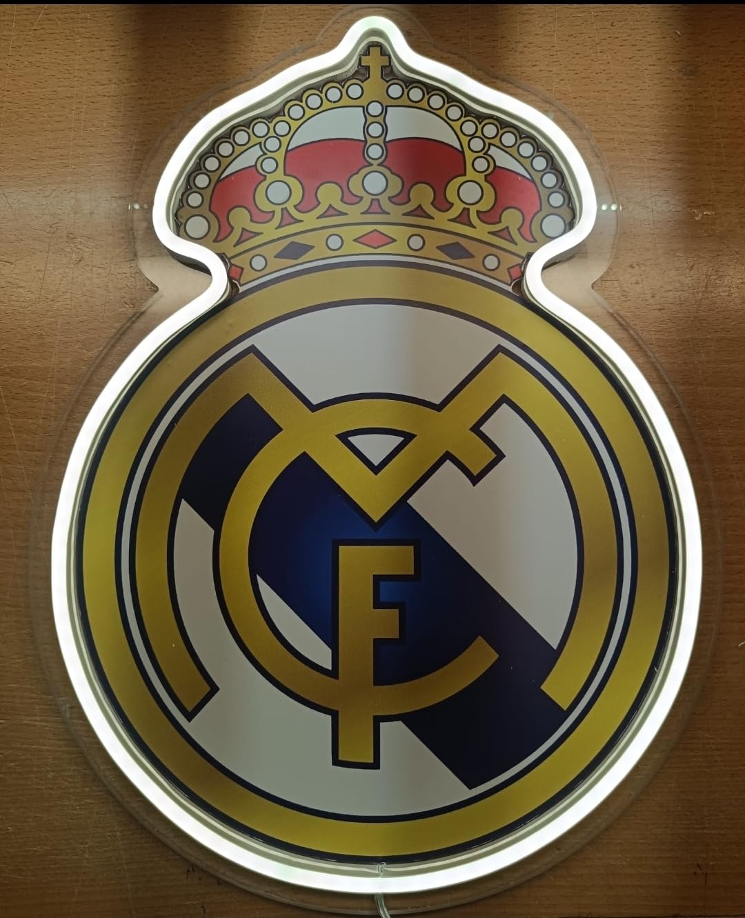 Rotulo de neón led personalizado, Escudo con metacrilato transparente - Marca sololed - Envío rápido desde España,actualmente sin stock,solo bajo pedido medidas 40x35 cm