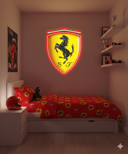 Escuderia Ferrari Diseño con medidas metacrilato 40x35cm aproximadamente dependiendo el diseño del escudo con neon led,metacrilato y vinilo color.Alimentacion 12v,cable 2m y cadena para colgar en pared incluido.