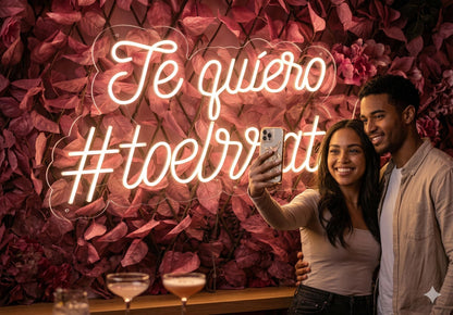 Letrero Neón Luz LED "Te quiero #toelrato" de Color Rosa, Decoración de Pared con Base Metacrilato Transparente, Cadena, Cable de 1.5 m y Alimentación 12 v, Medidas 110x55 cm Para Bodas y Ceremonias