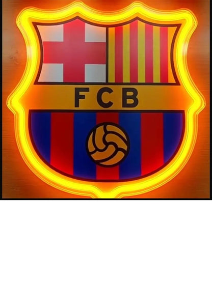 Escudo de futbol liga 1º division del Club BARCELONA, Diseño con medidas metacrilato 40x35cm aproximadamente dependiendo el diseño del escudo con neon led,metacrilato y vinilo color.Alimentacion 12v,cable 2m y cadena para colgar en pared incluido.