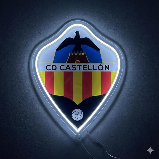Escudo de futbol liga 2º division del Club CASTELLON , Diseño con medidas metacrilato 40x35cm aproximadamente dependiendo el diseño del escudo con neon led,metacrilato y vinilo color.Alimentacion 12v,cable 2m y cadena para colgar en pared incluido.