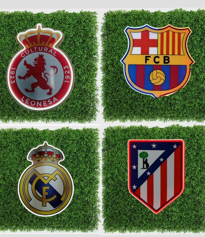 SOLOLED Real Madrid regalo escudo Iluminado, Escudo con Corona, Decoración Deportiva medidas 40x30 cm,neon led,metacrilato, vinilo,liga de futbol
