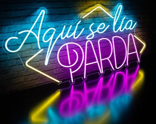 Letrero de Neón LED Aquise la Parda, Iluminación Decorativa, Multicolor, Diseño Moderno