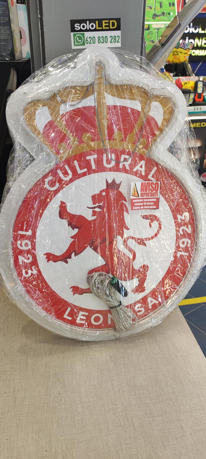 Cultural Escudo Regalo Emblema Deportivo con Corona y León Rampante, Diseño Circular Rojo y Blanco Medidas 40x30 cm Liga de Futbol, metacrilato, Neon,Vinilo Liga de Futbol