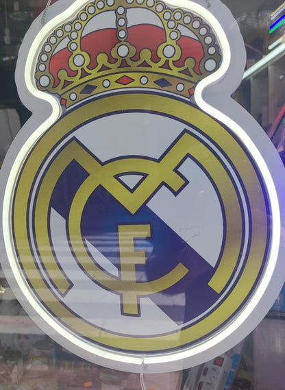 SOLOLED Real Madrid regalo escudo Iluminado, Escudo con Corona, Decoración Deportiva medidas 40x30 cm,neon led,metacrilato, vinilo,liga de futbol