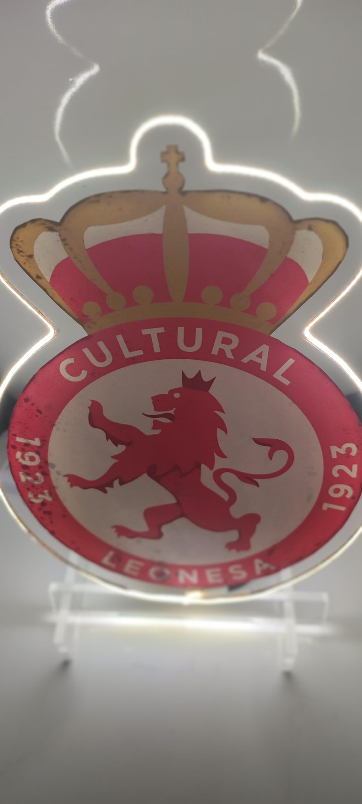Escudo LED Futbol liga vinilo l, Iluminación neon led Alta Intensidad, Metaquilato Profesional, Decoración Deportiva cultural Medidas 40x30cm