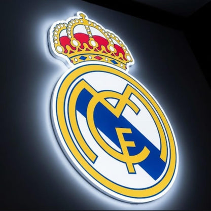 SOLOLED Real Madrid Escudo Iluminado, Emblema Deportivo Decorativo, Azul y Blanco con Corona Dorada, regaló, futbol,liga medidas 40 x 30 cm metacrilto vinilo neon led