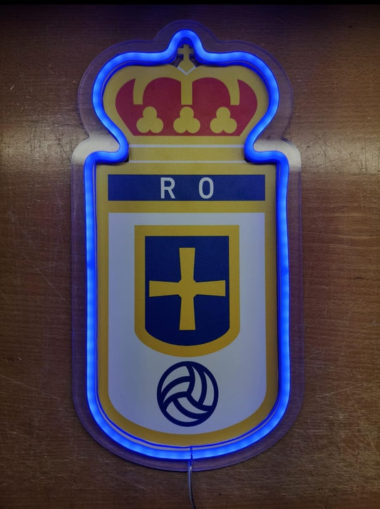 Escudo de futbol liga 1º division del Club OVIEDO, Diseño con medidas metacrilato 40x35cm aproximadamente dependiendo el diseño del escudo con neon led,metacrilato y vinilo color.Alimentacion 12v,cable 2m y cadena para colgar en pared incluido.