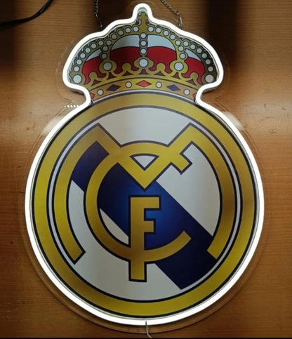 SOLOLED Real Madrid regalo escudo Iluminado, Escudo con Corona, Decoración Deportiva medidas 40x30 cm,neon led,metacrilato, vinilo,liga de futbol